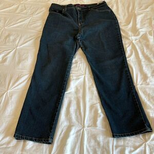 Gloria Vanderbilt Women's Denim High Rise Straight Cut Jeans Pants Size 12 Short